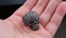 Load image into Gallery viewer, Stainless steel skull ring. Different colors
