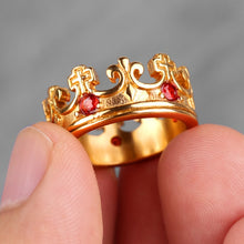 Load image into Gallery viewer, Royal Crown Ring in stainless steel
